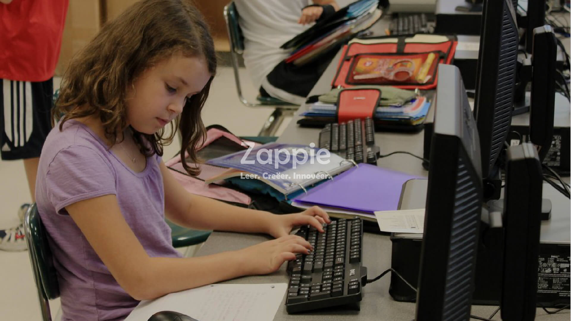 De STEM-kloof: Waarom hebben vrouwen en meisjes minder kansen binnen STEM?
